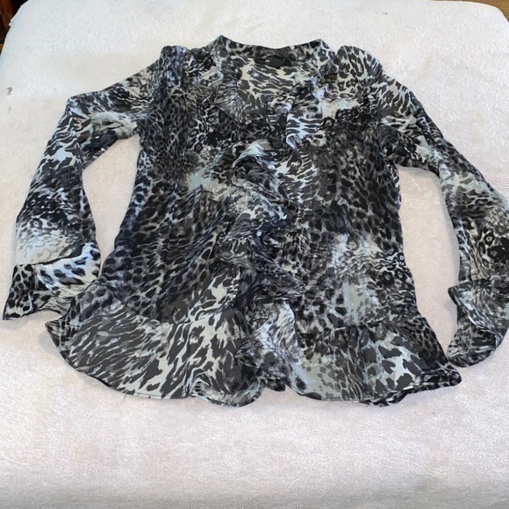 Style & CO. Petite women’s size 8P button blouse